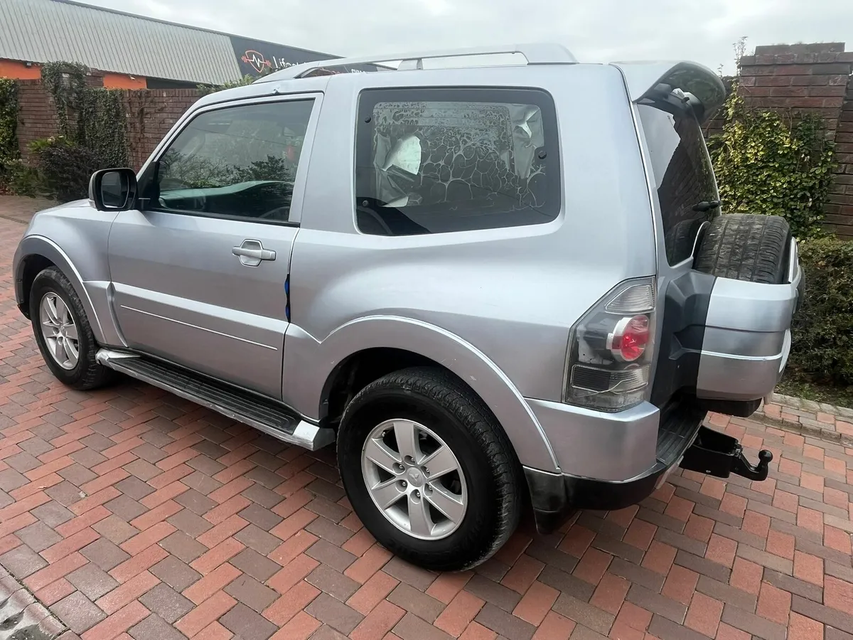 2008 Mitsubishi pajero swb automatic - Image 4