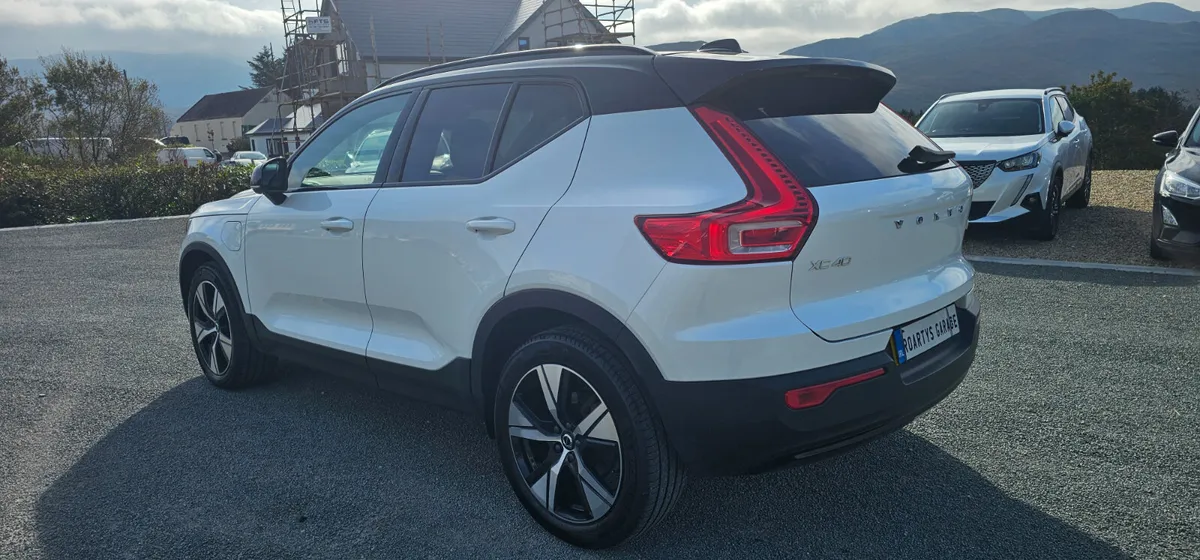 Volvo XC40 Recharge Hybrid 2022 - Image 4