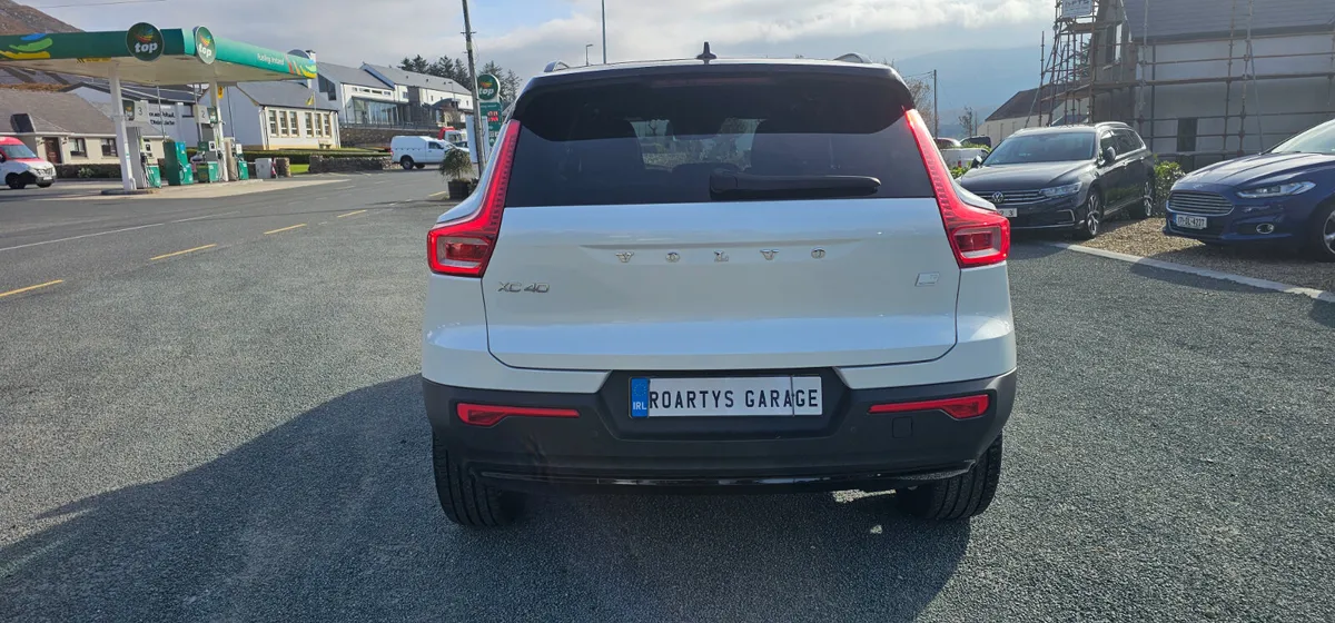 Volvo XC40 Recharge Hybrid 2022 - Image 3