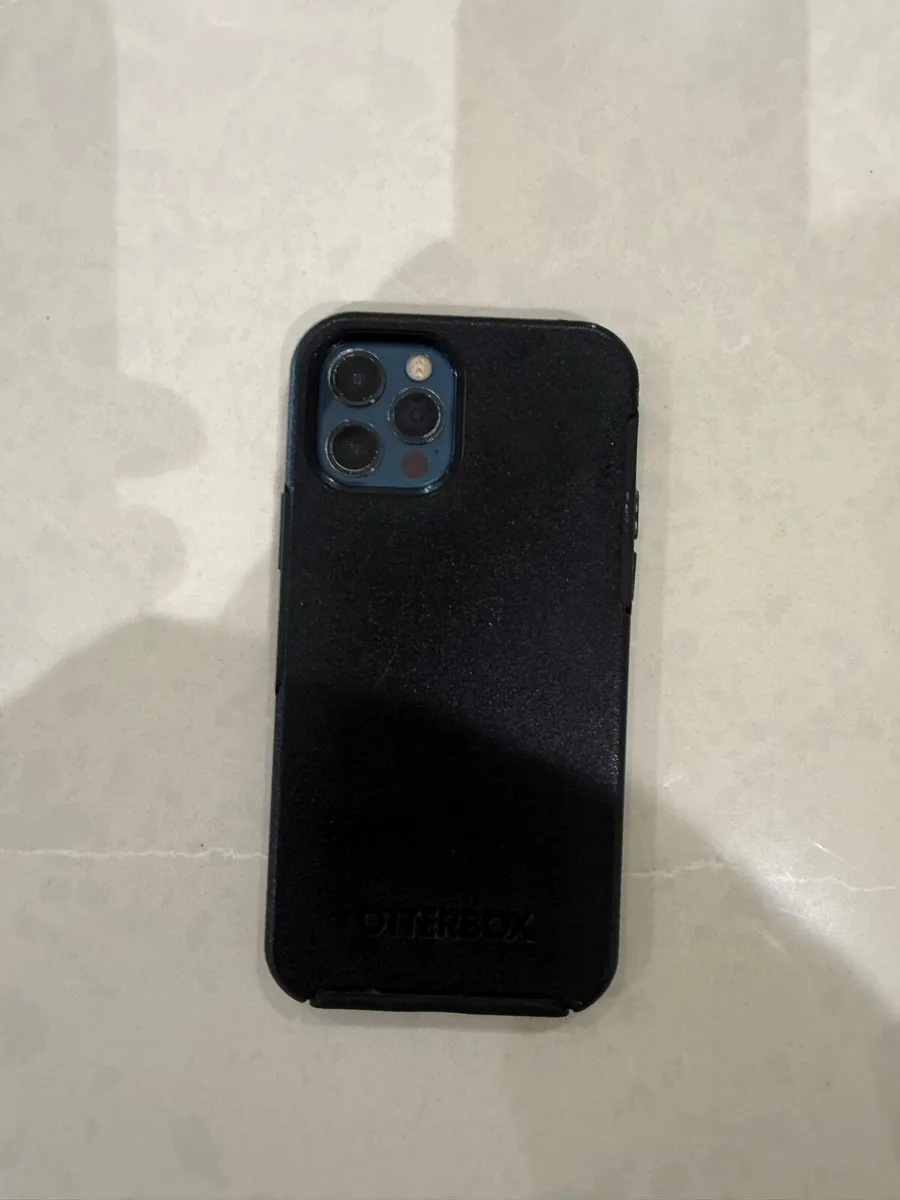 iPhone 12 Pro ( cracked back ) - Image 4