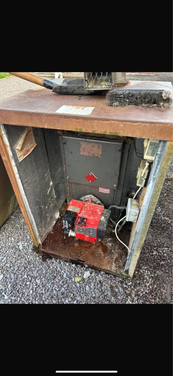 Outside oil boiler - Image 1