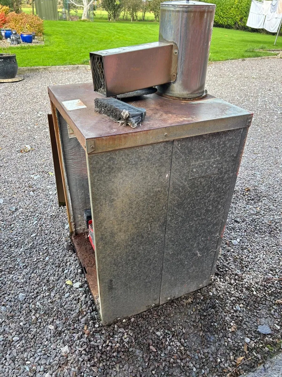 Outside oil boiler - Image 2