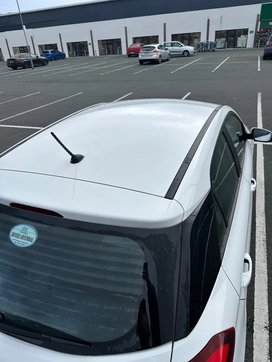 Hyundai i20 2016 - Image 2
