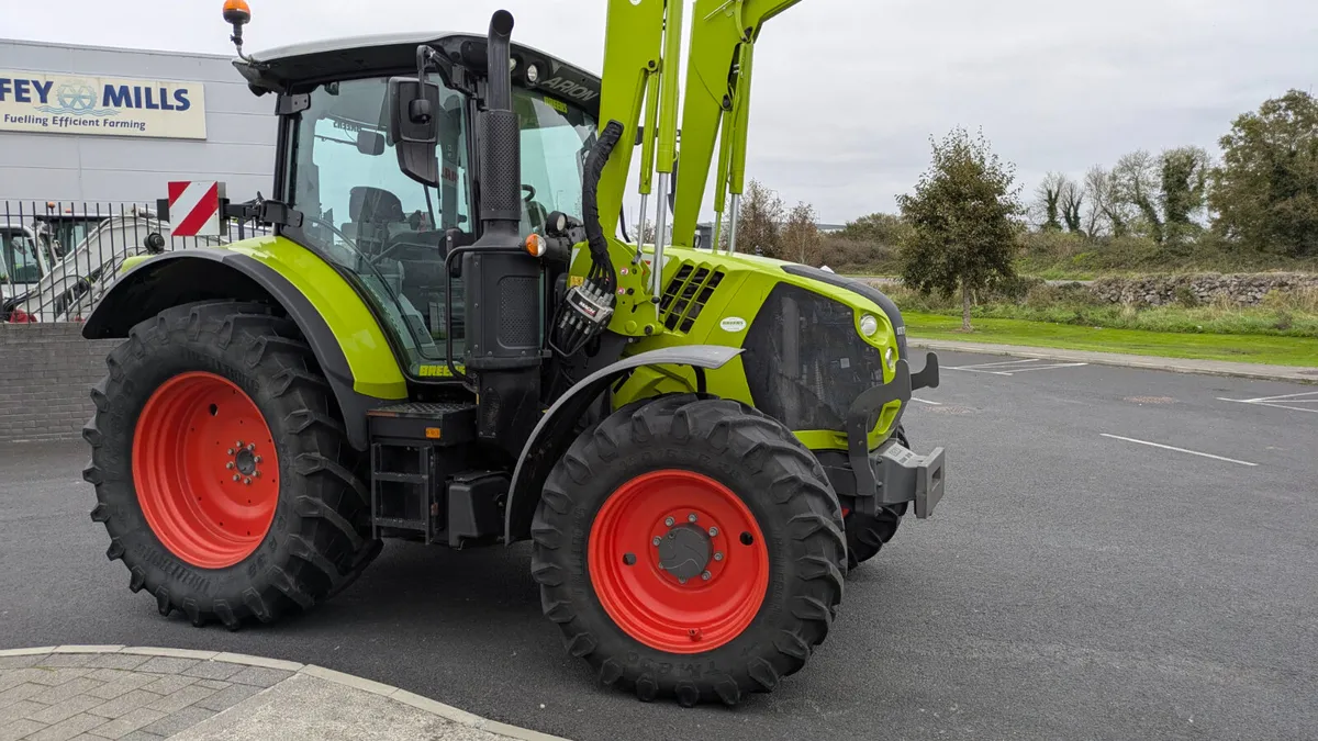 Excellent Claas Arion 510 CIS with Loader - Image 4