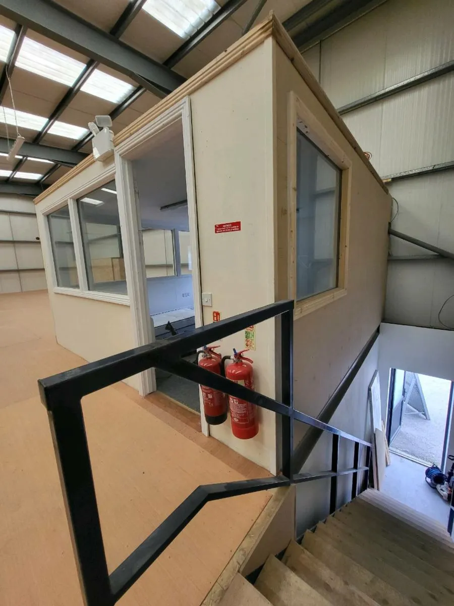 Commercial property to rent - Image 2