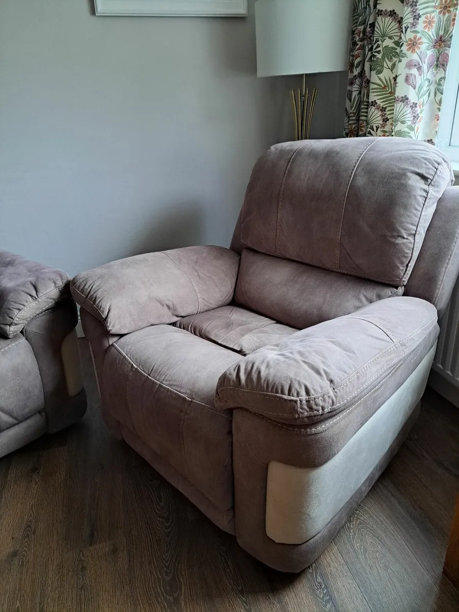 3 Piece Suite - Image 1