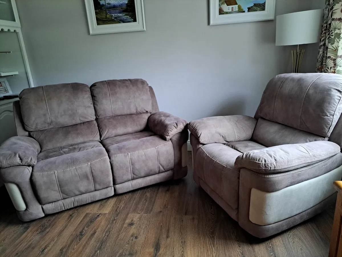 3 Piece Suite - Image 2