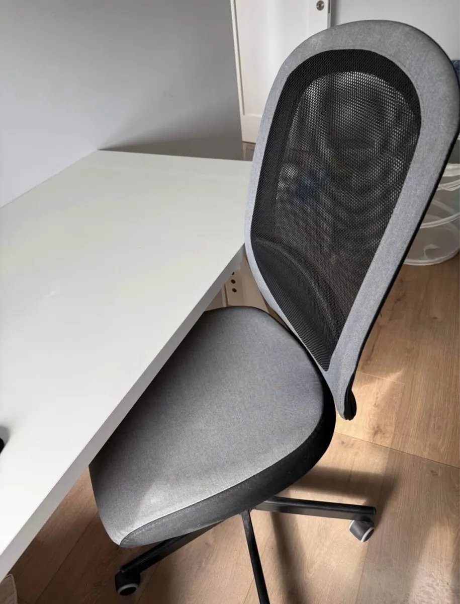 Large office desk & chair - Image 2