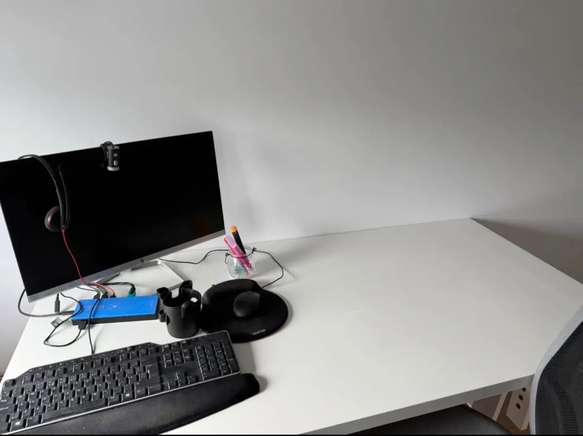 Large office desk & chair - Image 3