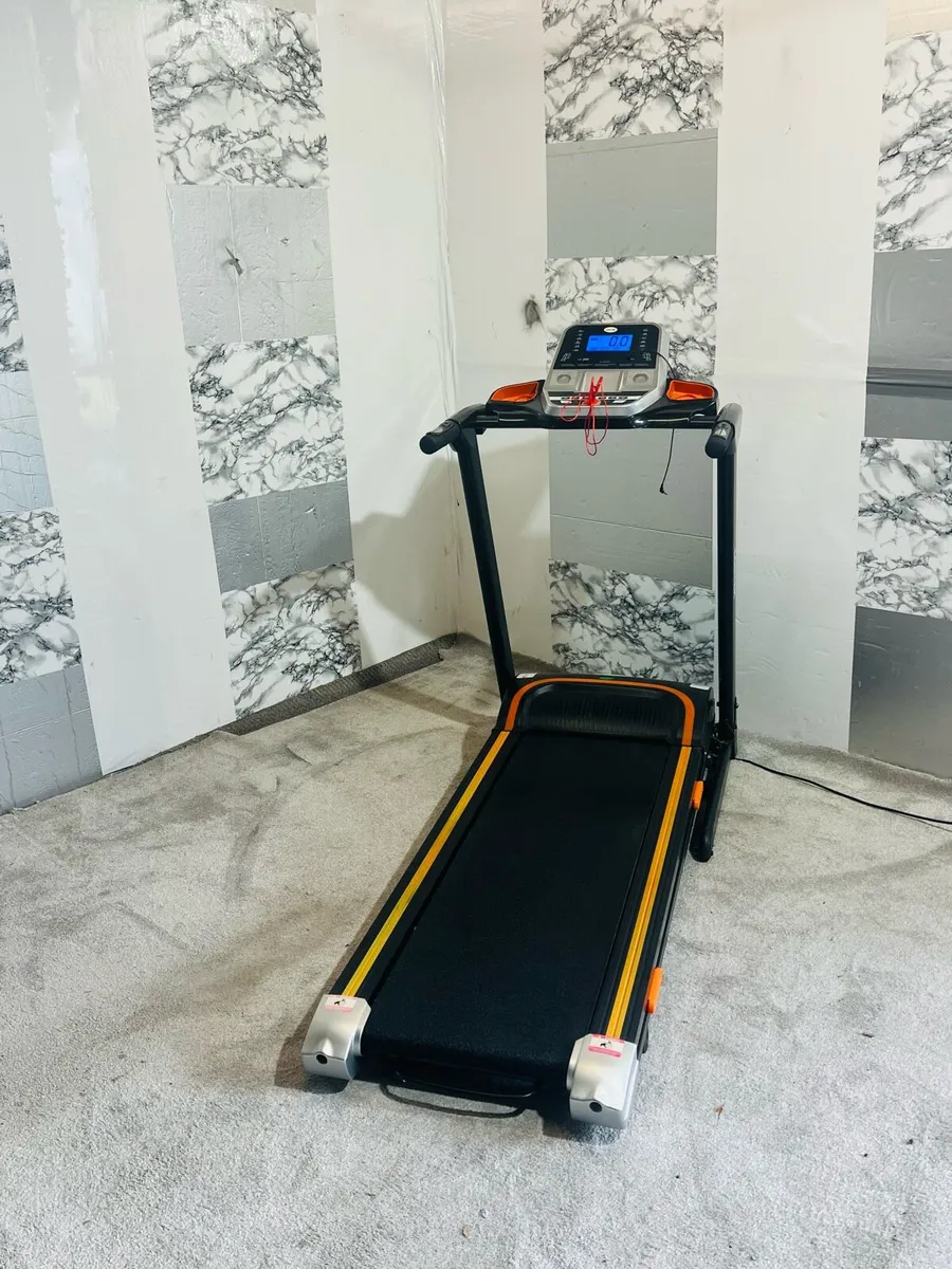 Motorised treadmill - Image 2