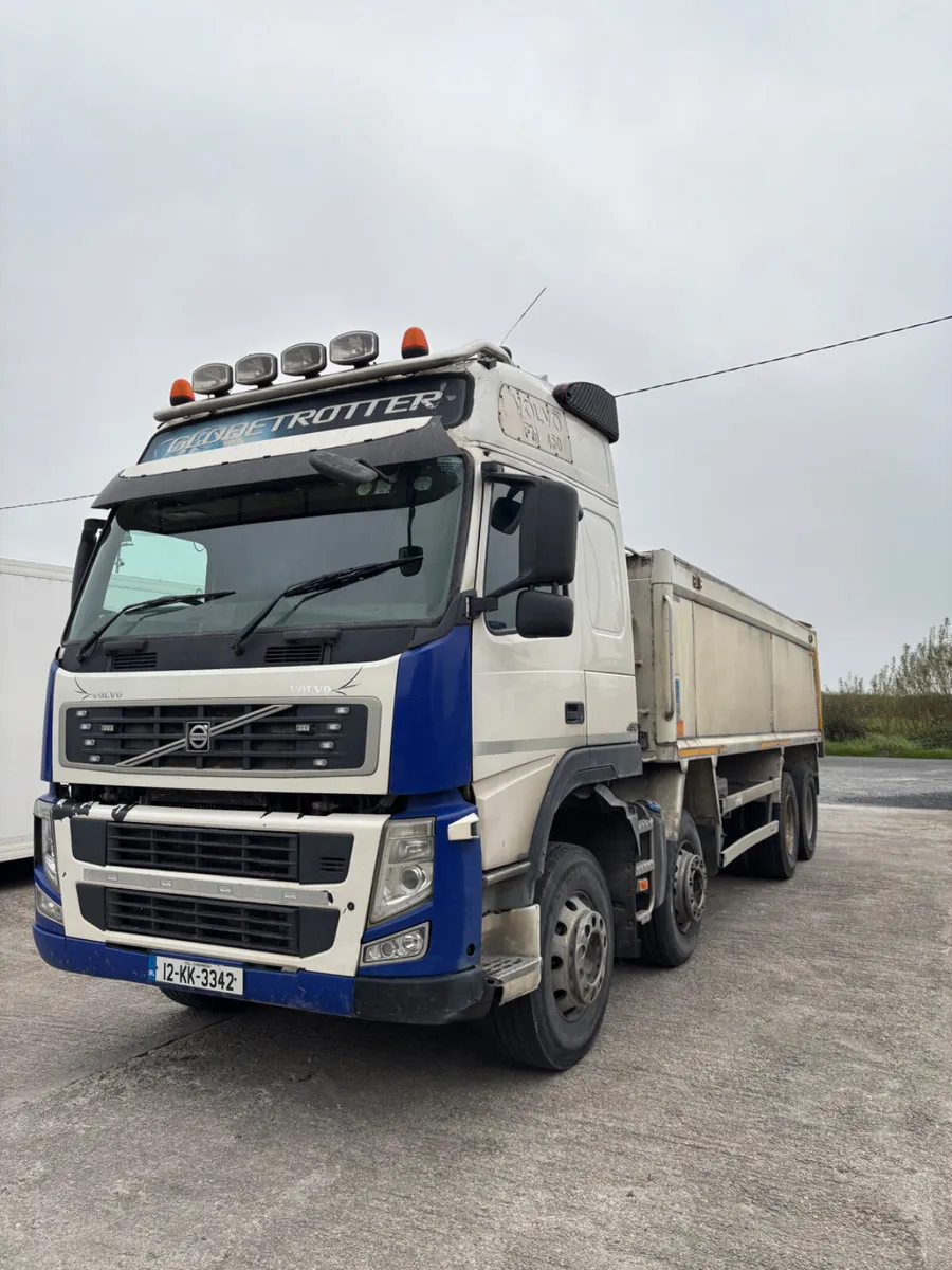 2012 VOLVO FM 8X4 - Image 2