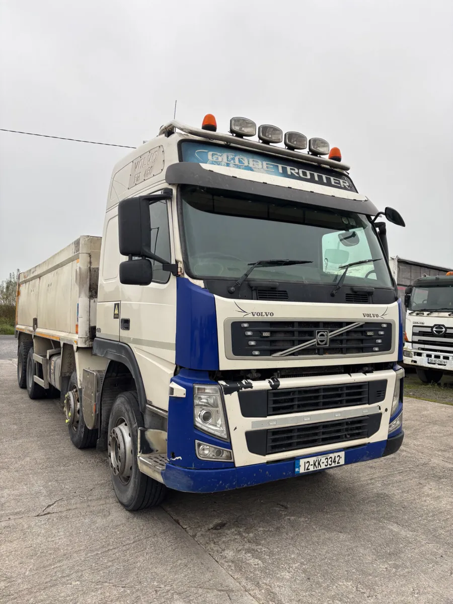2012 VOLVO FM 8X4 - Image 1