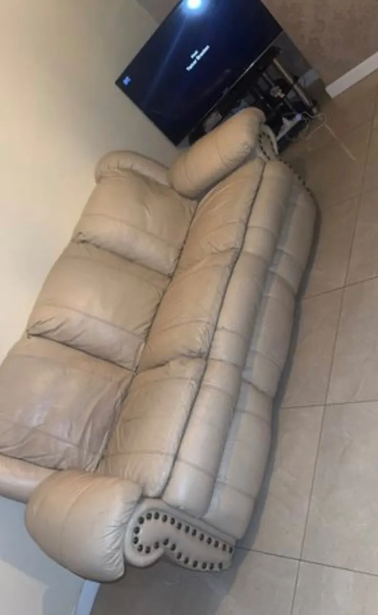 Real leather 3 seater - Image 1