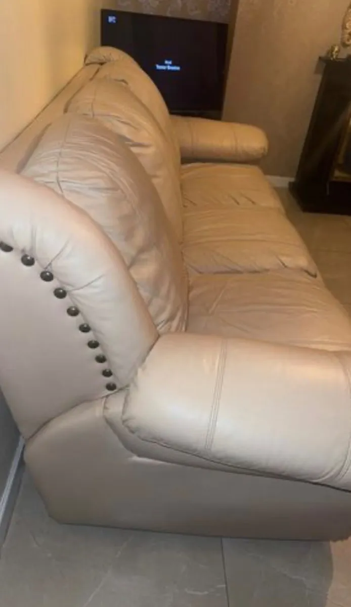 Real leather 3 seater - Image 2