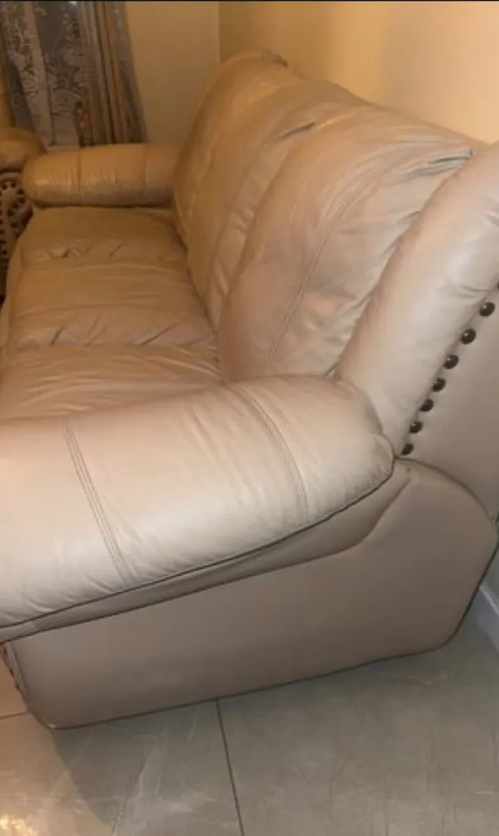 Real leather 3 seater - Image 3
