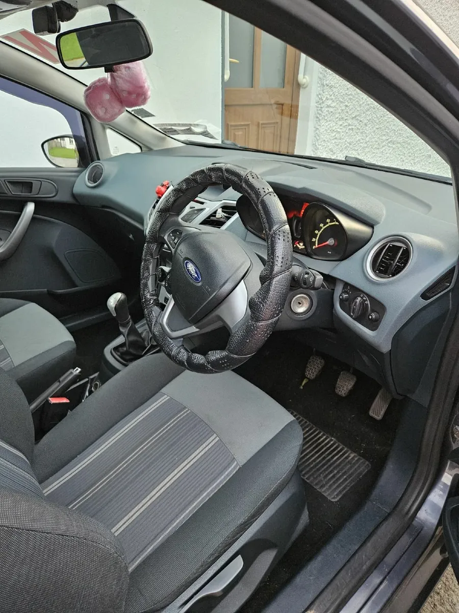 Ford Fiesta 2010 - Image 3