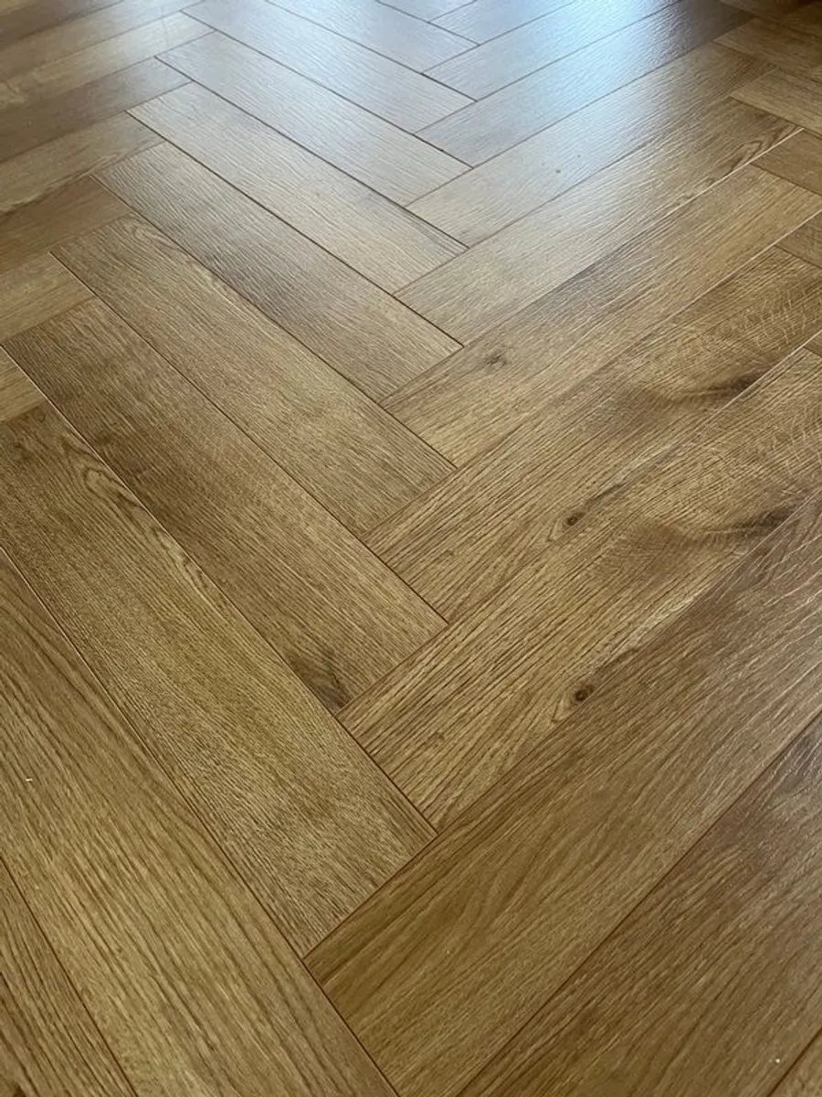 Canadian Stade Oak Herringbone AC4 laminate flooring - Image 3