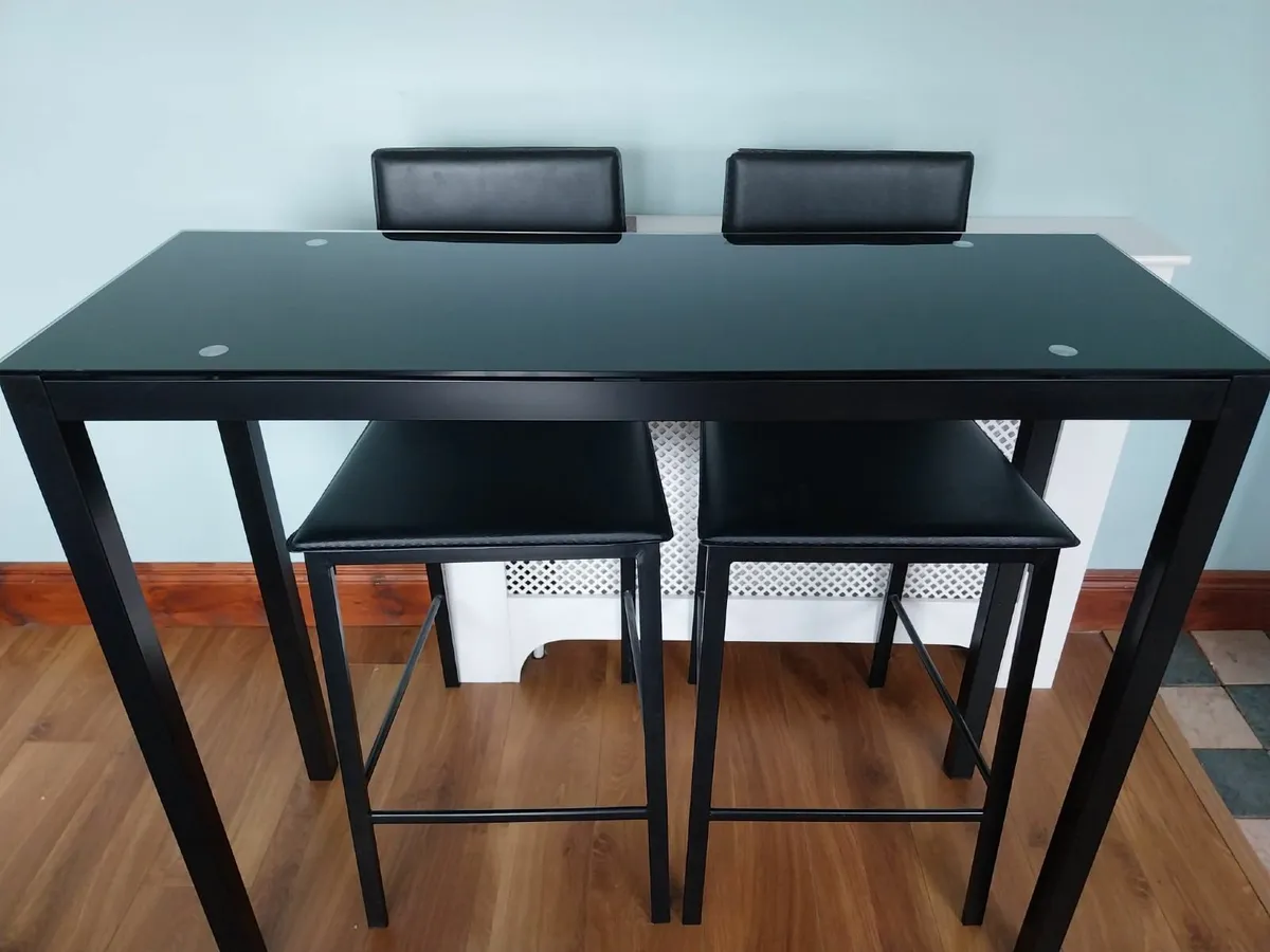 table and chairs - Image 2