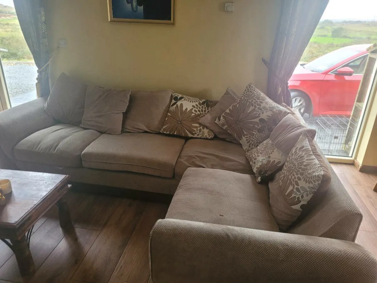 Lshape couch - Image 3