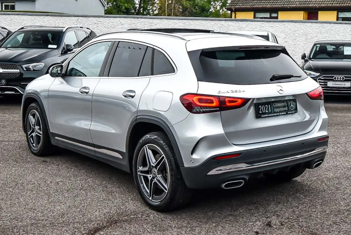 Mercedes-Benz GLA Class 250e AMG Premium Plus 215 - Image 4