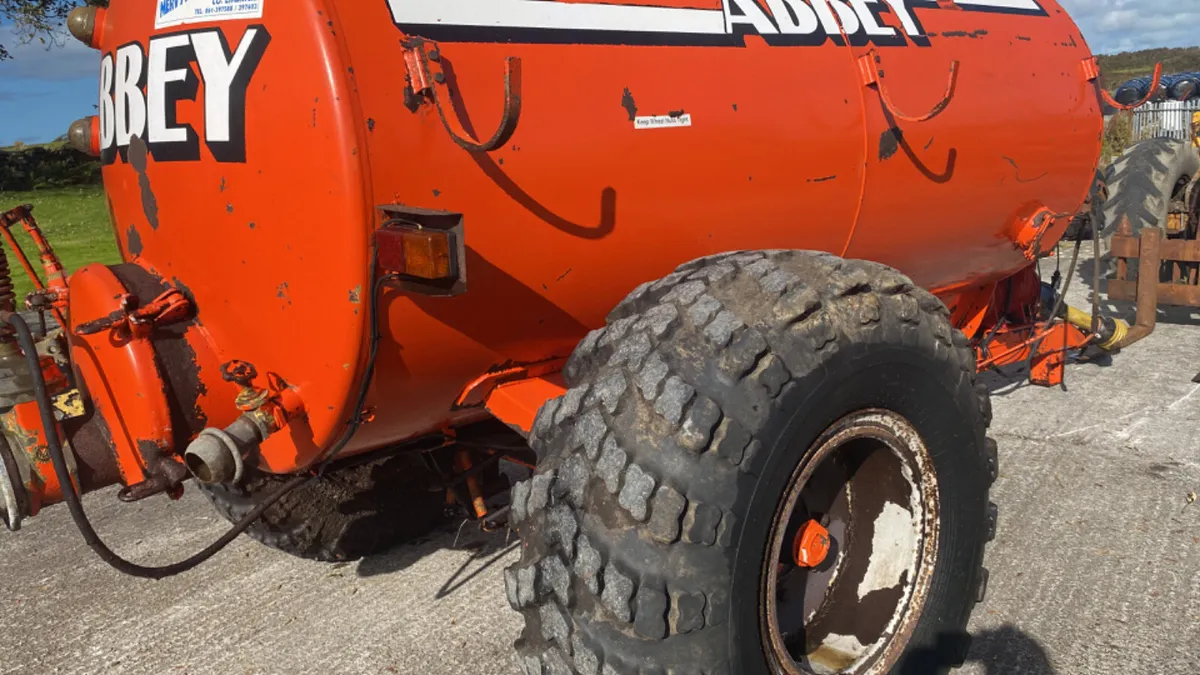 Abbey 1100 gallon slurry tank - Image 3