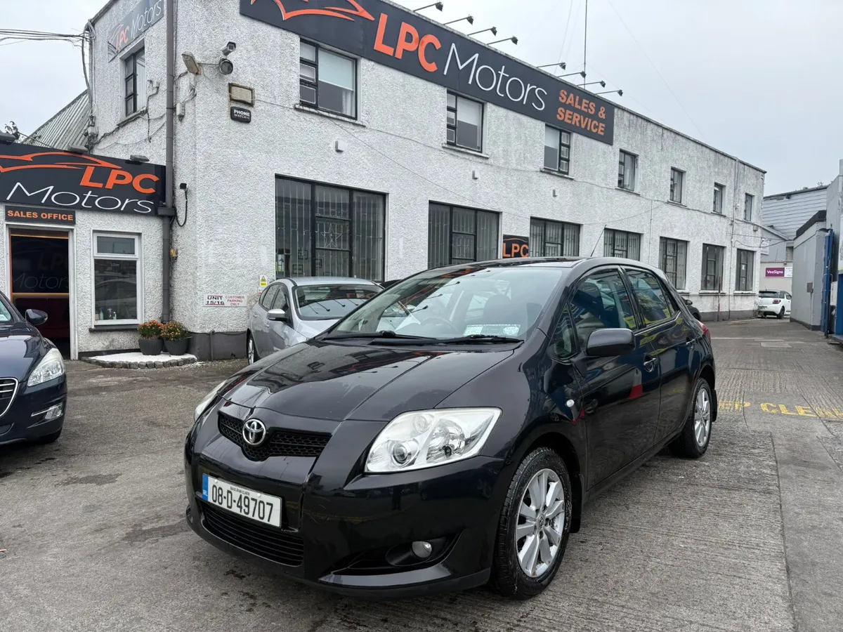 Toyota Auris 2008 - Image 1