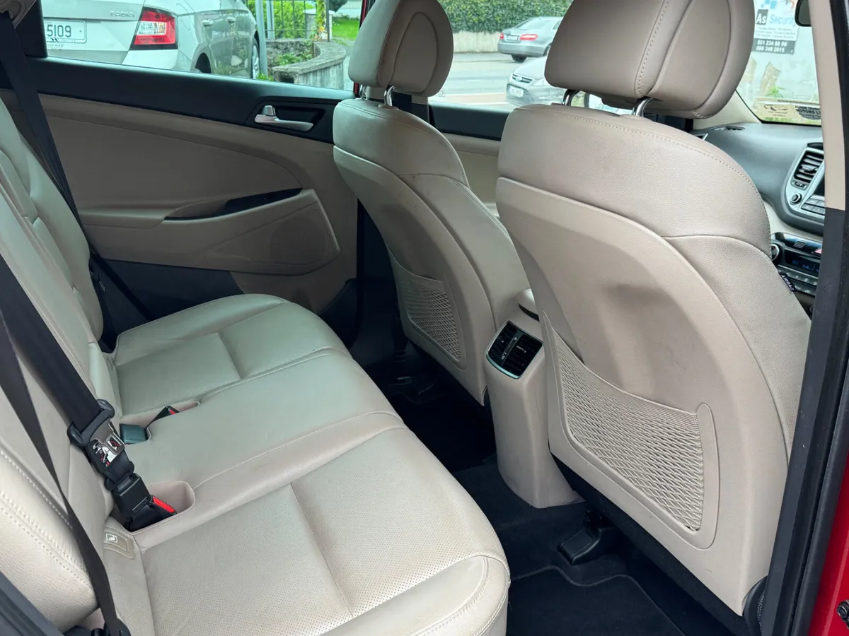 Hyundai Tucson Executive High spec - Image 4