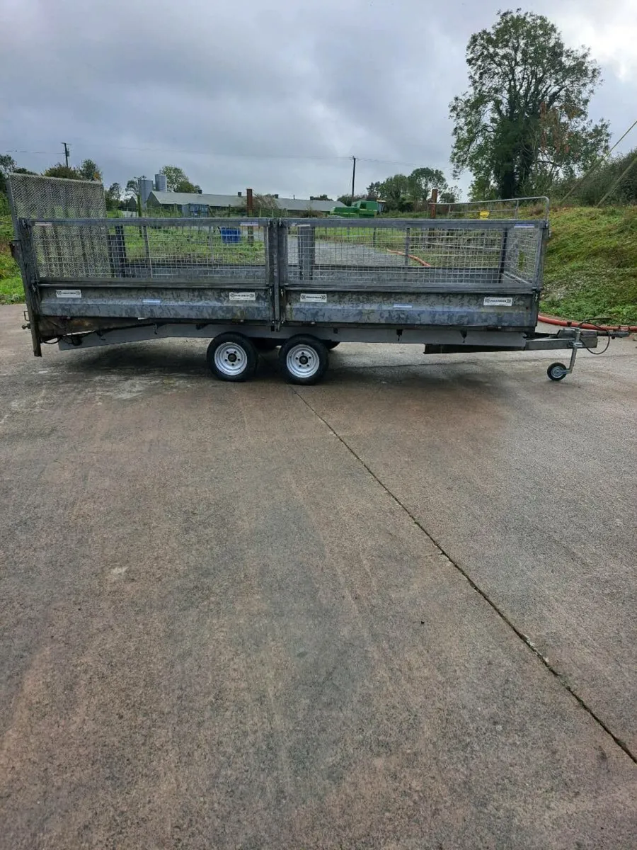 16ft beavertail trailer for sale - Image 3