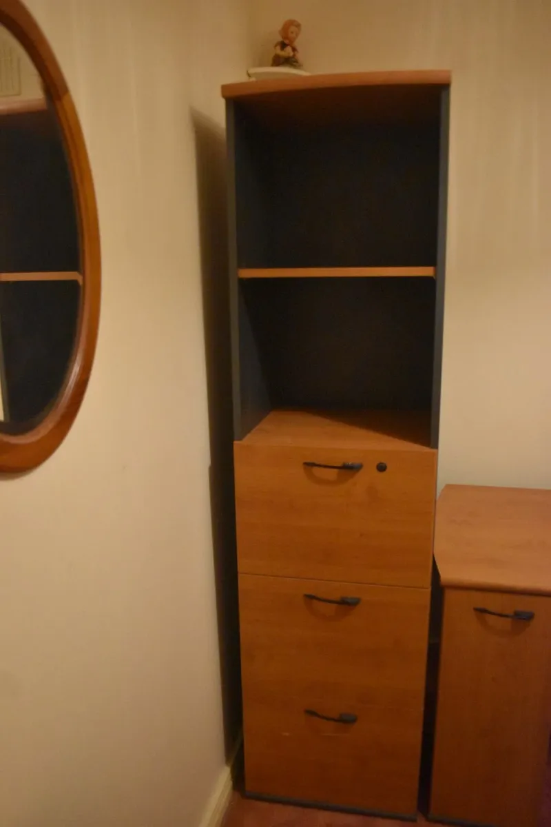 5 piece office furniture - must collect - Image 4