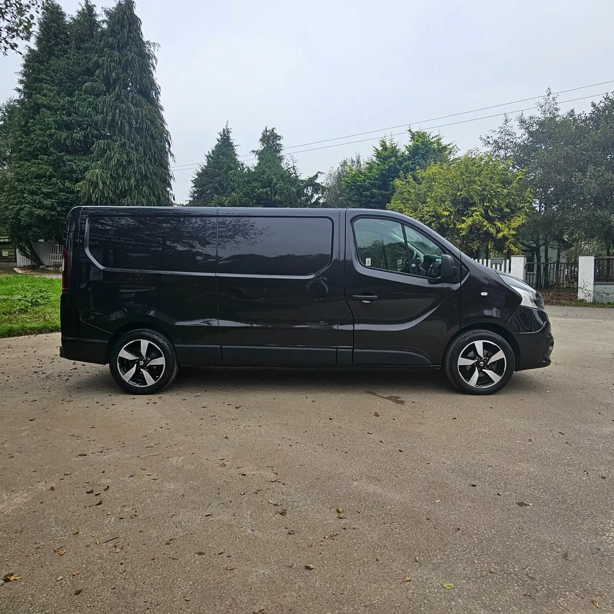 NISSAN NV300 LWB 120 XE 2019 - Image 2