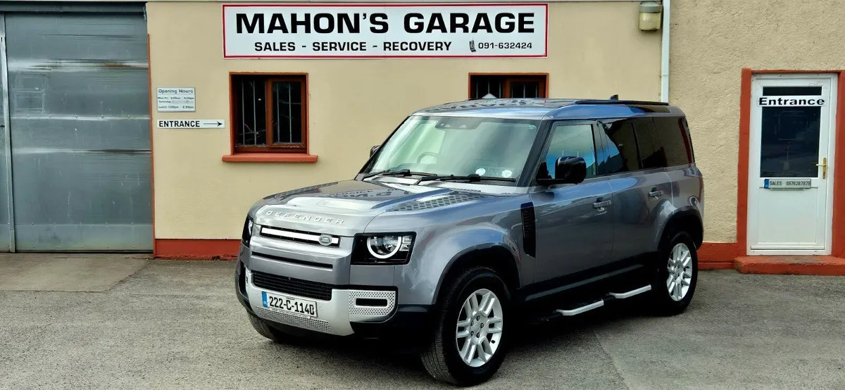 Land Rover Defender 2022 110 3.0D Hard Top S2 - Image 2