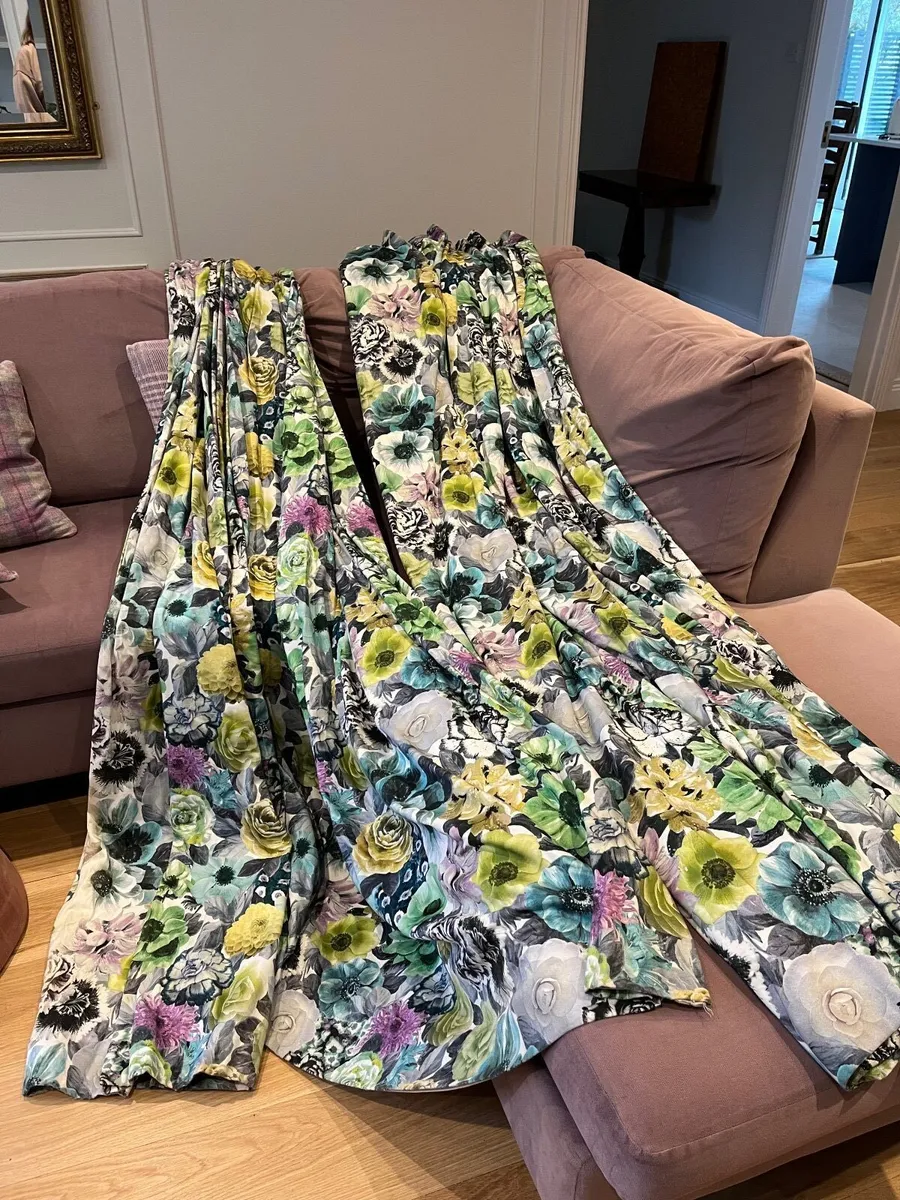Curtains & Blinds - Image 1