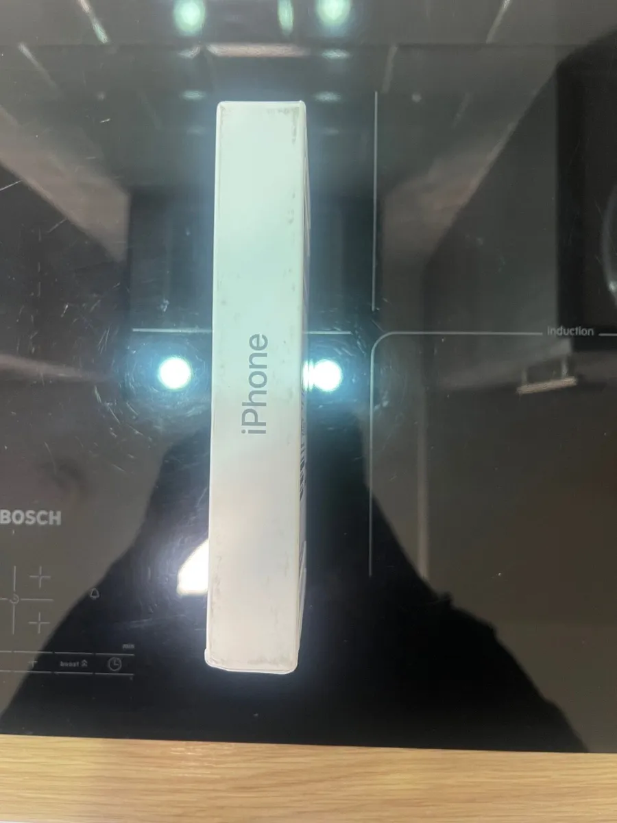iPhone 17 - Image 2
