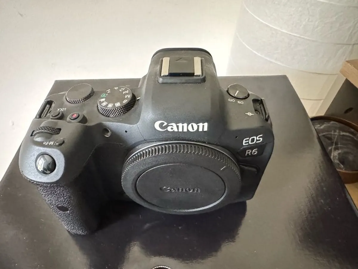 Canon Eos R6 - Image 1