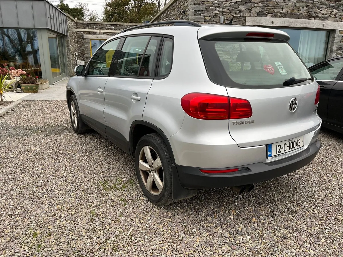 Volkswagen Silver Tiguan - Image 3