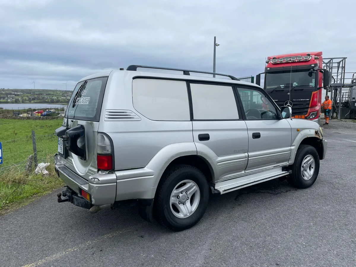 Toyota LandCruiser 2001 - Image 1
