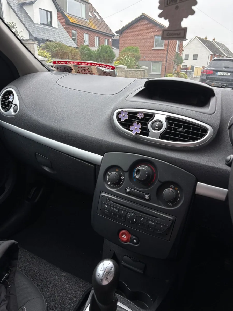 Renault Clio 2010 - Image 4