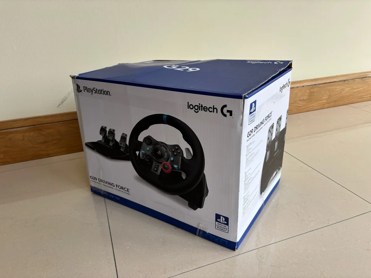 G29 Driving Force racing wheel and pedals - Image 1