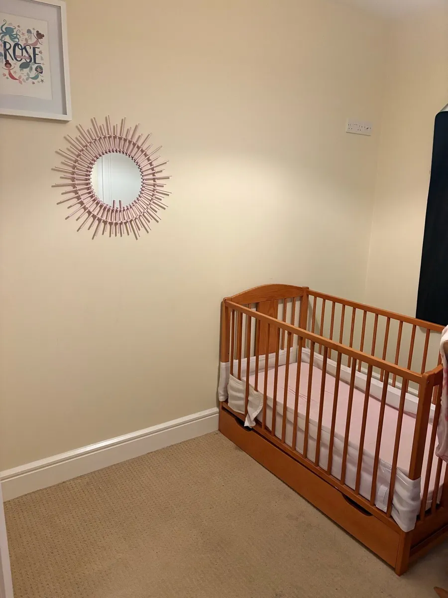 Wooden cot - Image 2