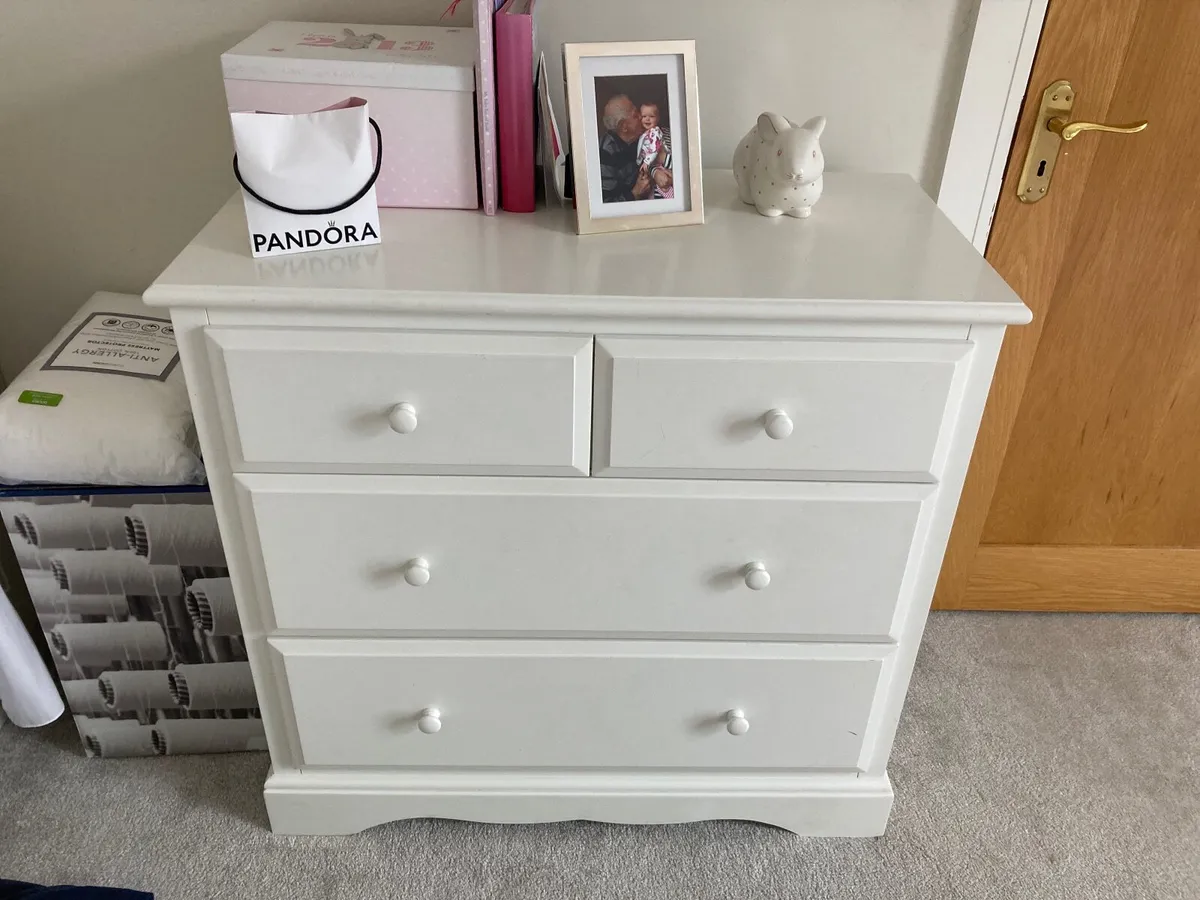 Panted solid bedroom furniture - Image 4