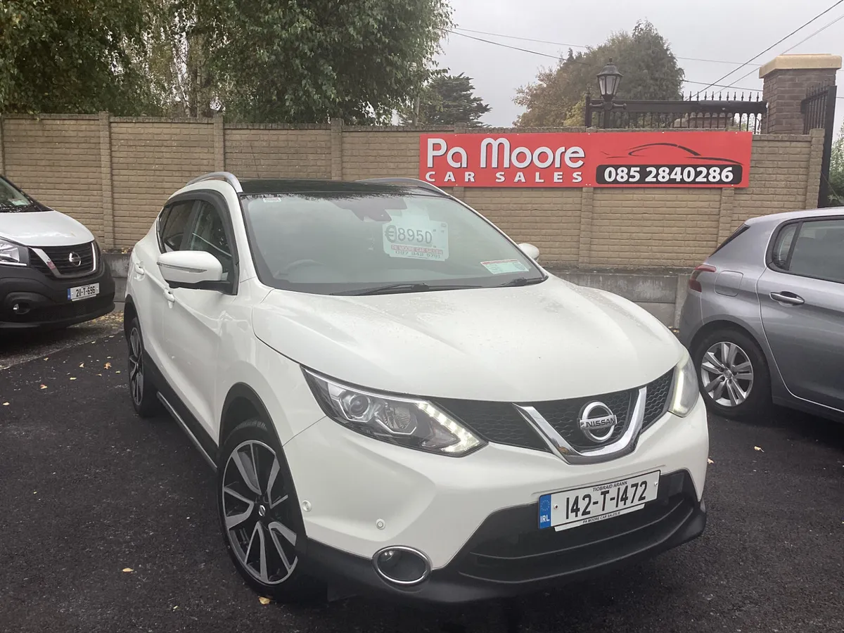 Nissan Qashqai ** CAMERA * SAT NAV - Image 1