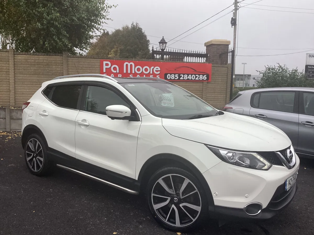 Nissan Qashqai ** CAMERA * SAT NAV - Image 2