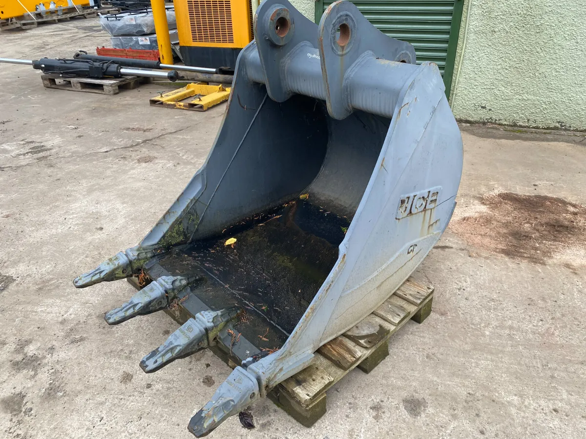 JCB Digging Bucket 850mm - Image 1