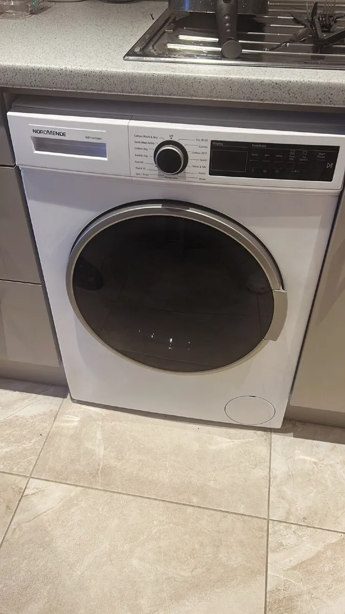 Washing machine - Image 1