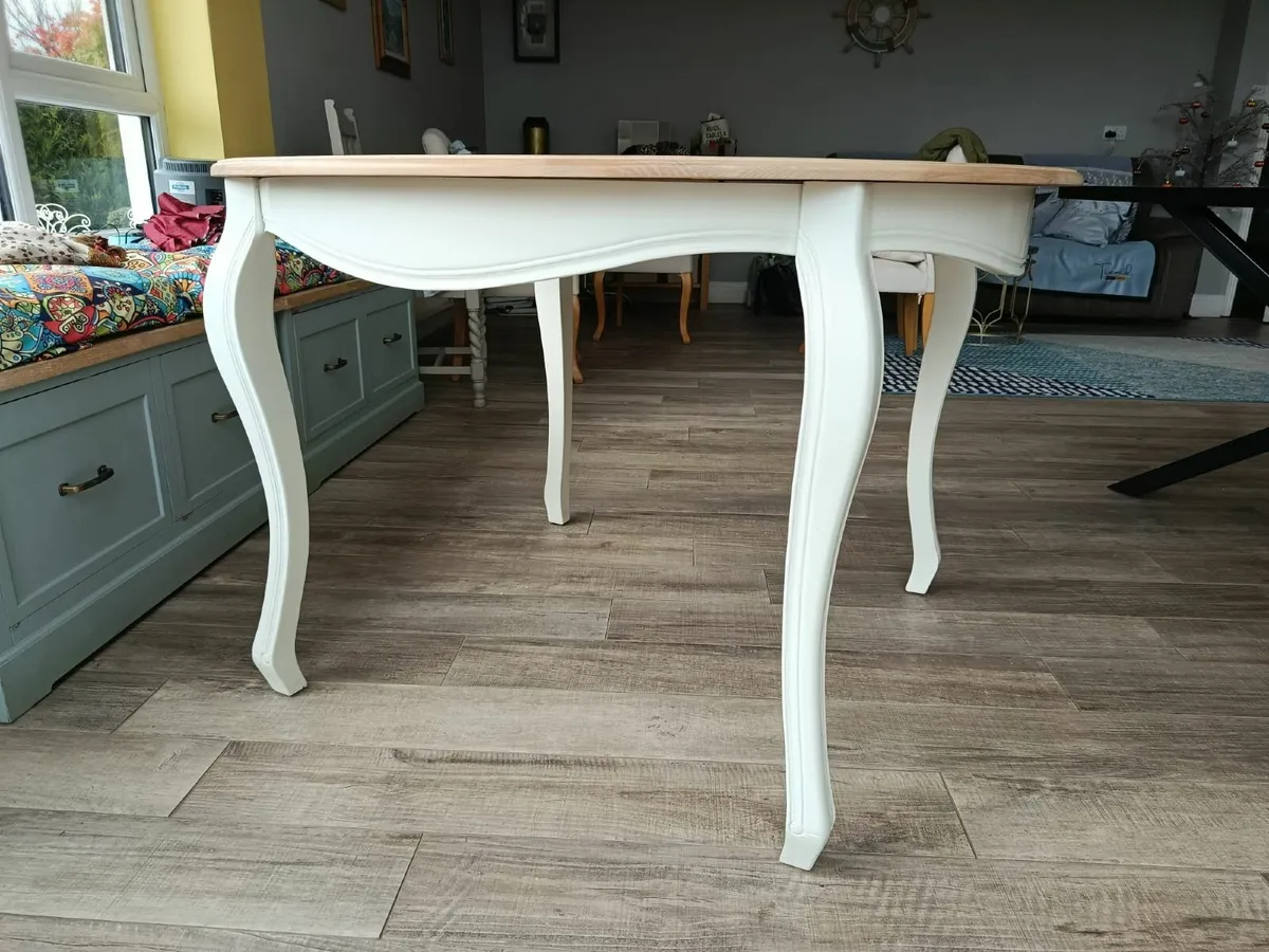 Round dining table - Image 3