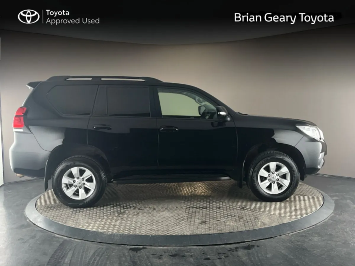 Toyota Land Cruiser Leather AUTO Comm - Image 3