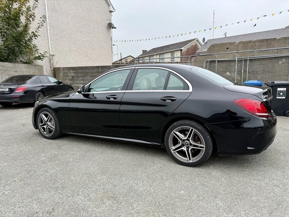 Mercedes-Benz C180 AMG Line - Image 4