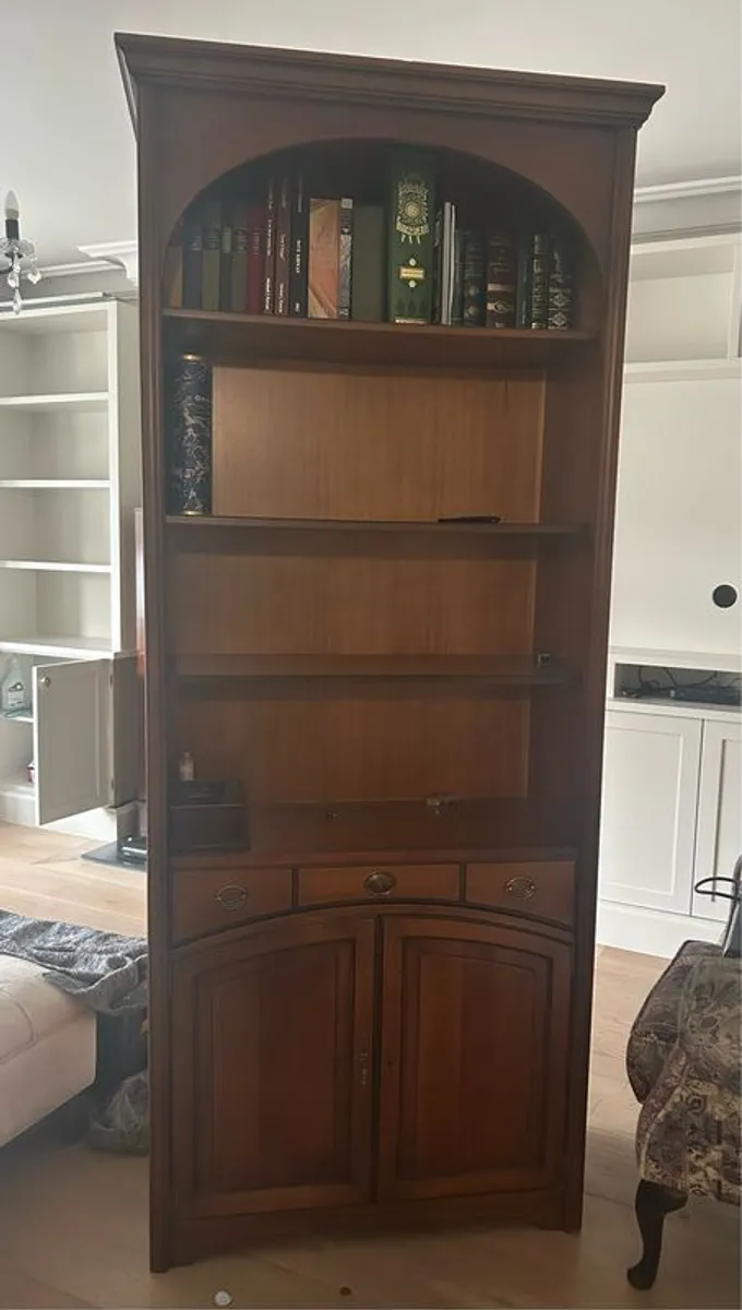 cabinet - Image 1