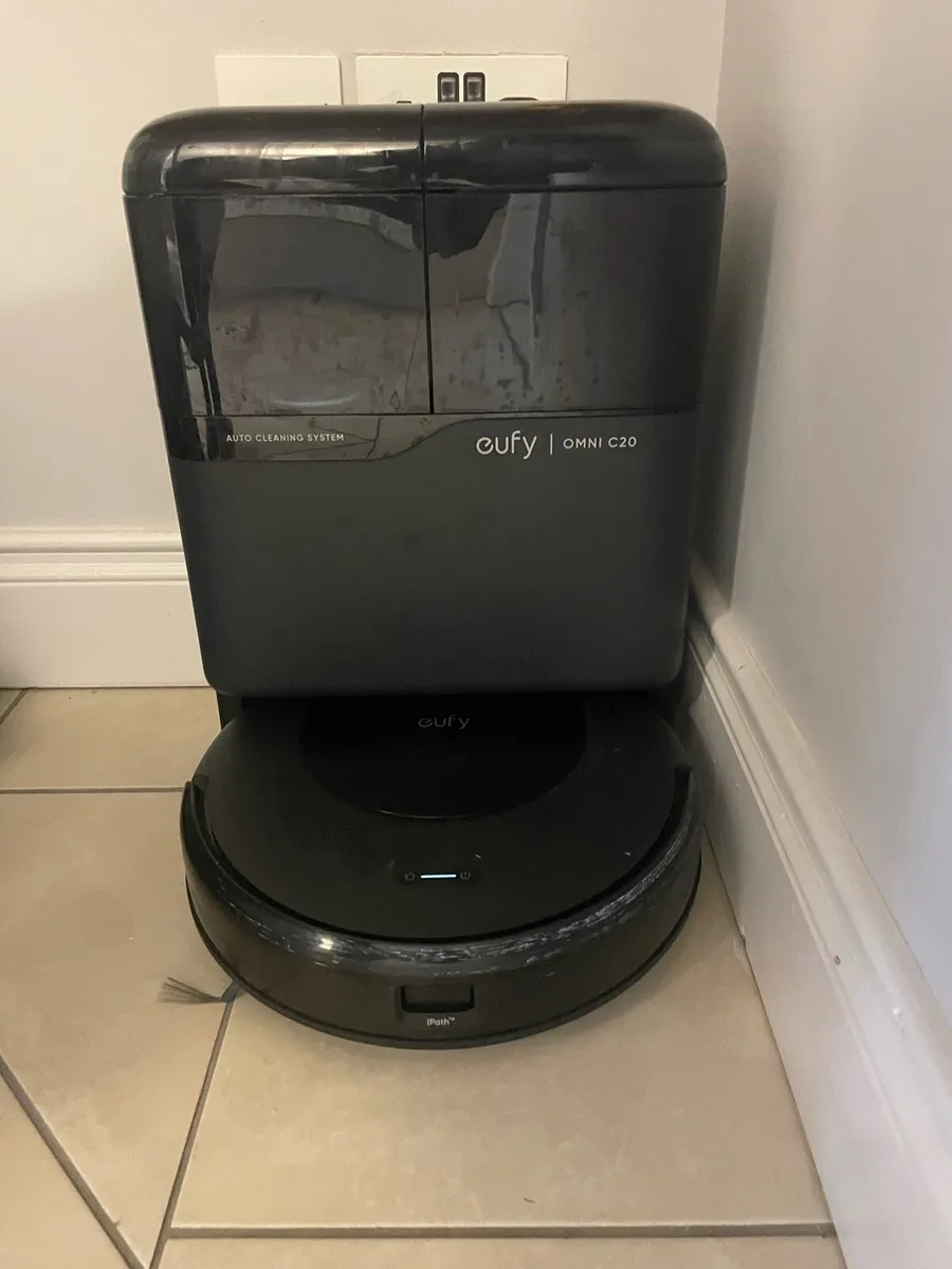 EUC Eufy C20 Robot Vacuum
