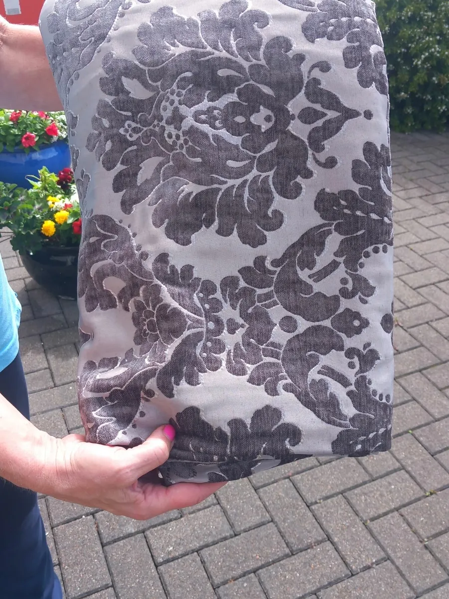 2 sets of grey eyelet curtains - Image 3